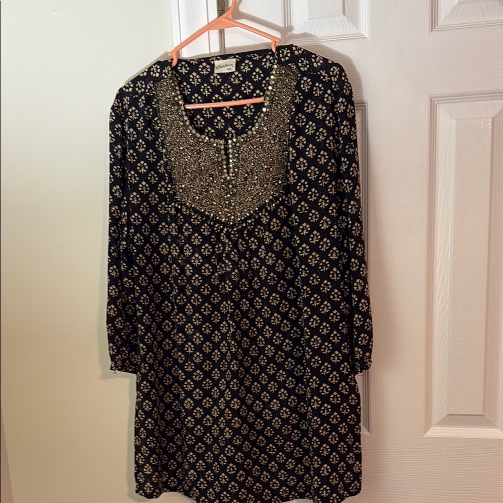 Elegant Black and Gold Women's Kurti